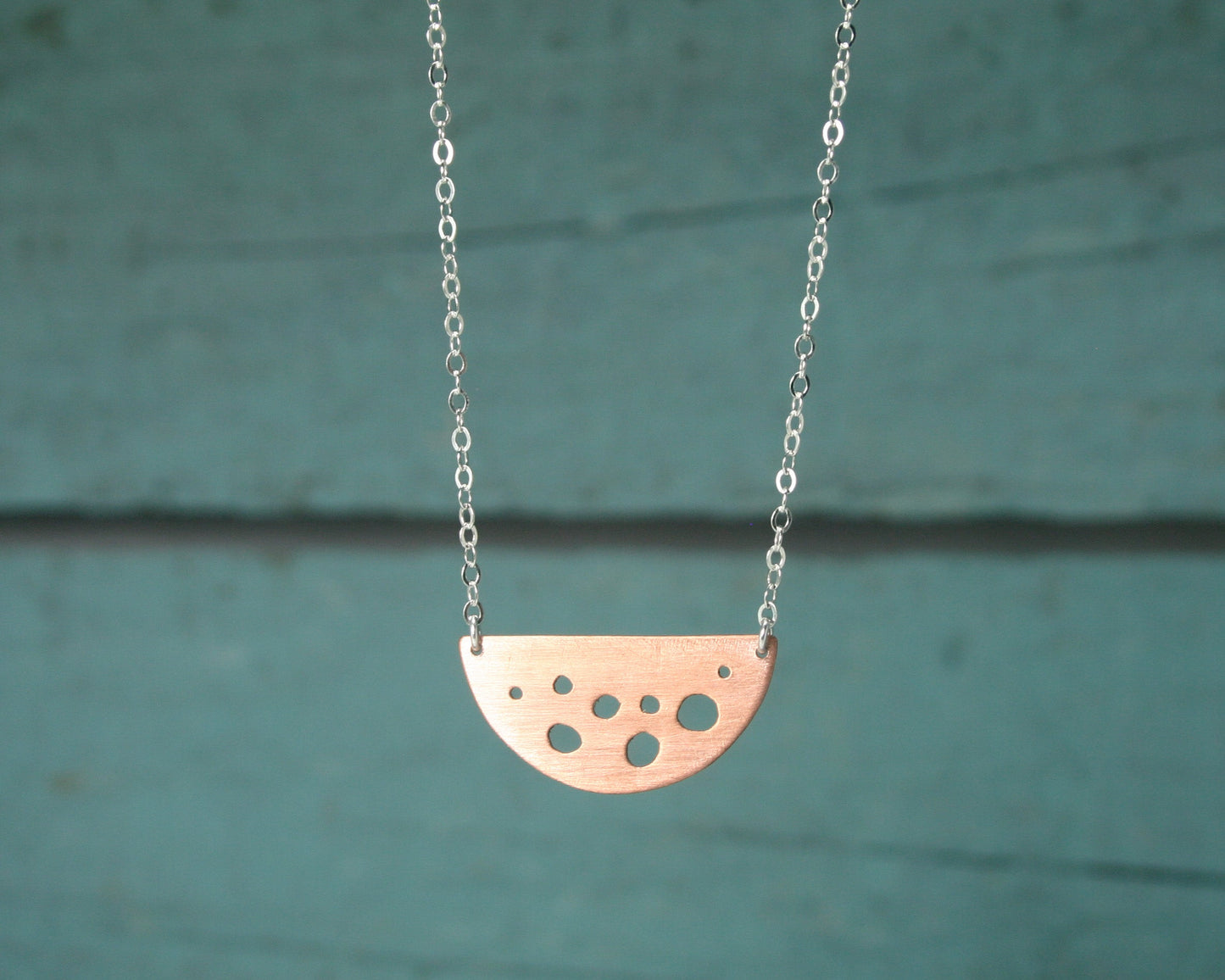 Botanical bubbles small Curve necklace