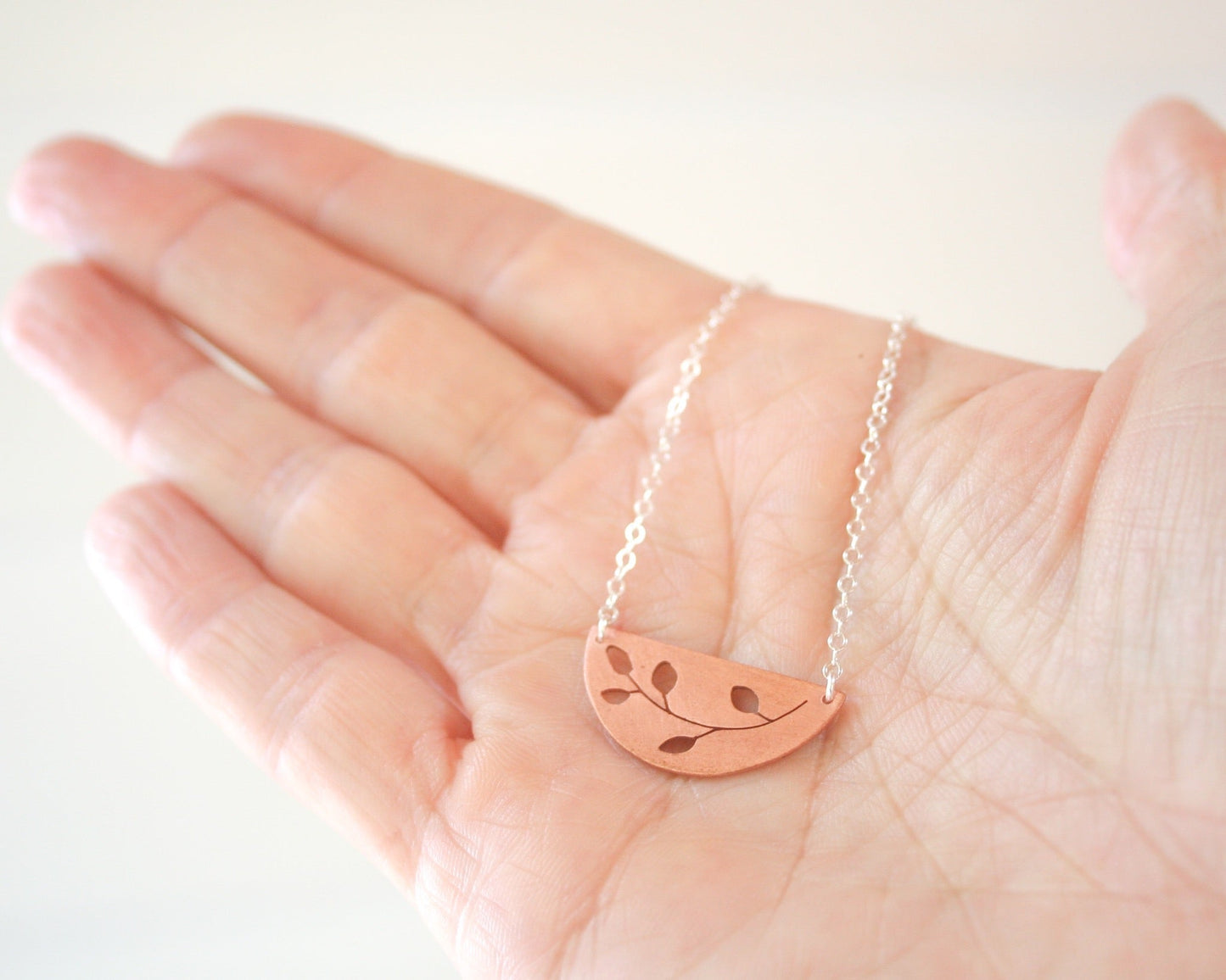 Botanical small Curve necklace