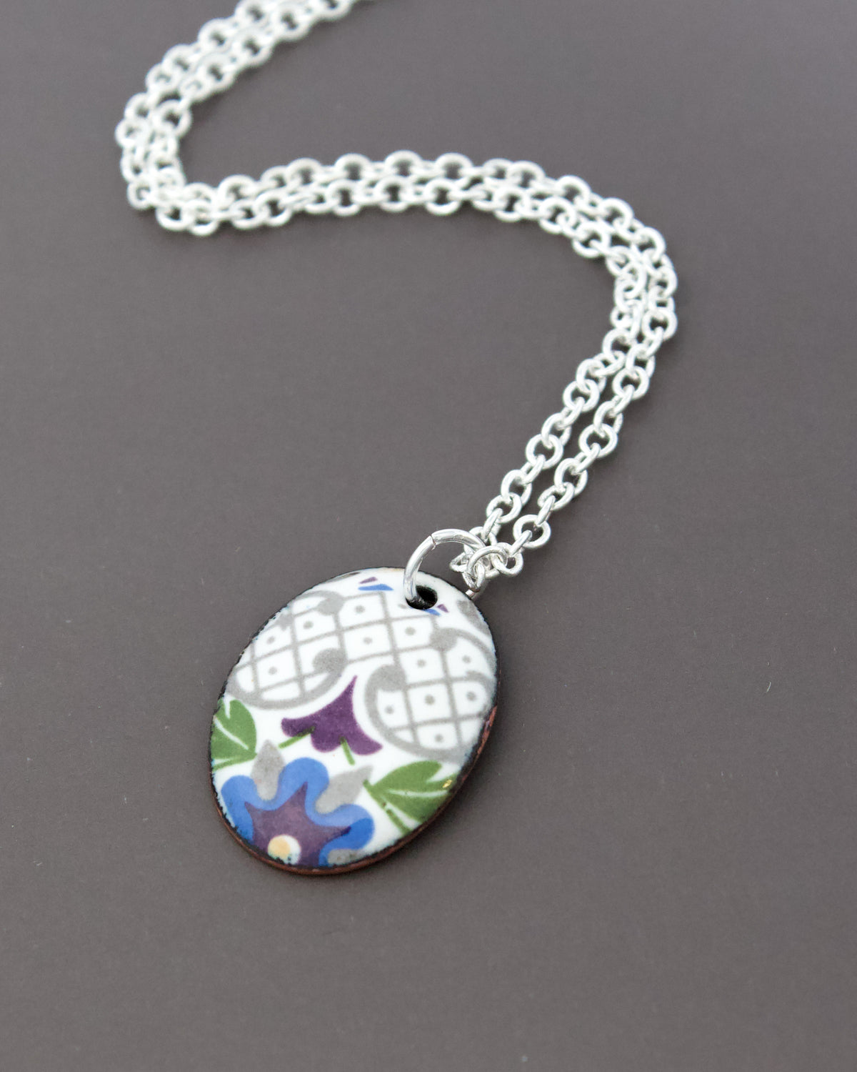 Vintage Revival Necklace. Blomma. Small medallion