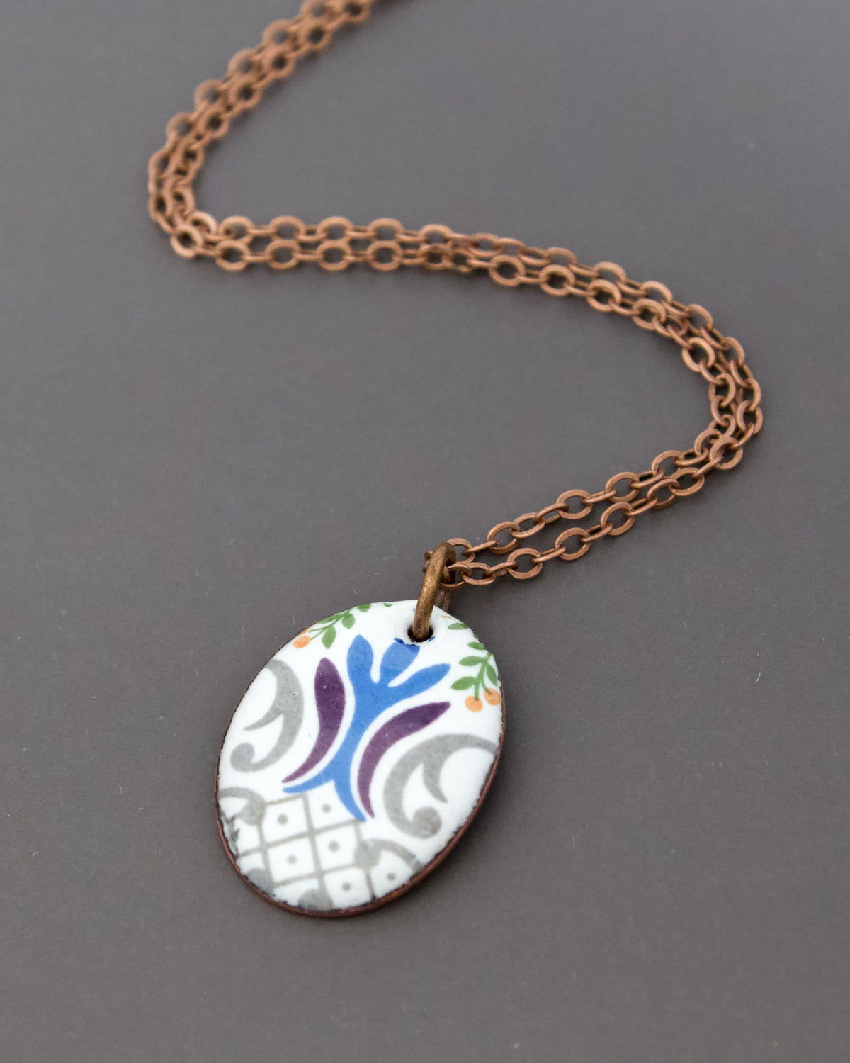Vintage Revival Necklace. Blomma. Small medallion