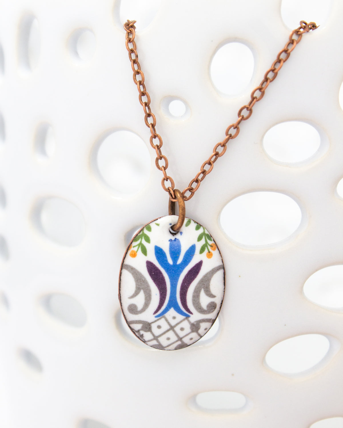 Vintage Revival Necklace. Blomma. Small medallion