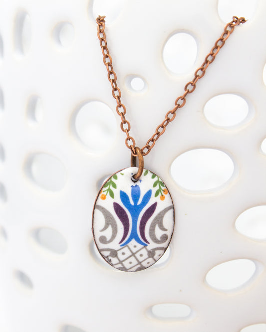 Vintage Revival Necklace. Blomma. Small medallion
