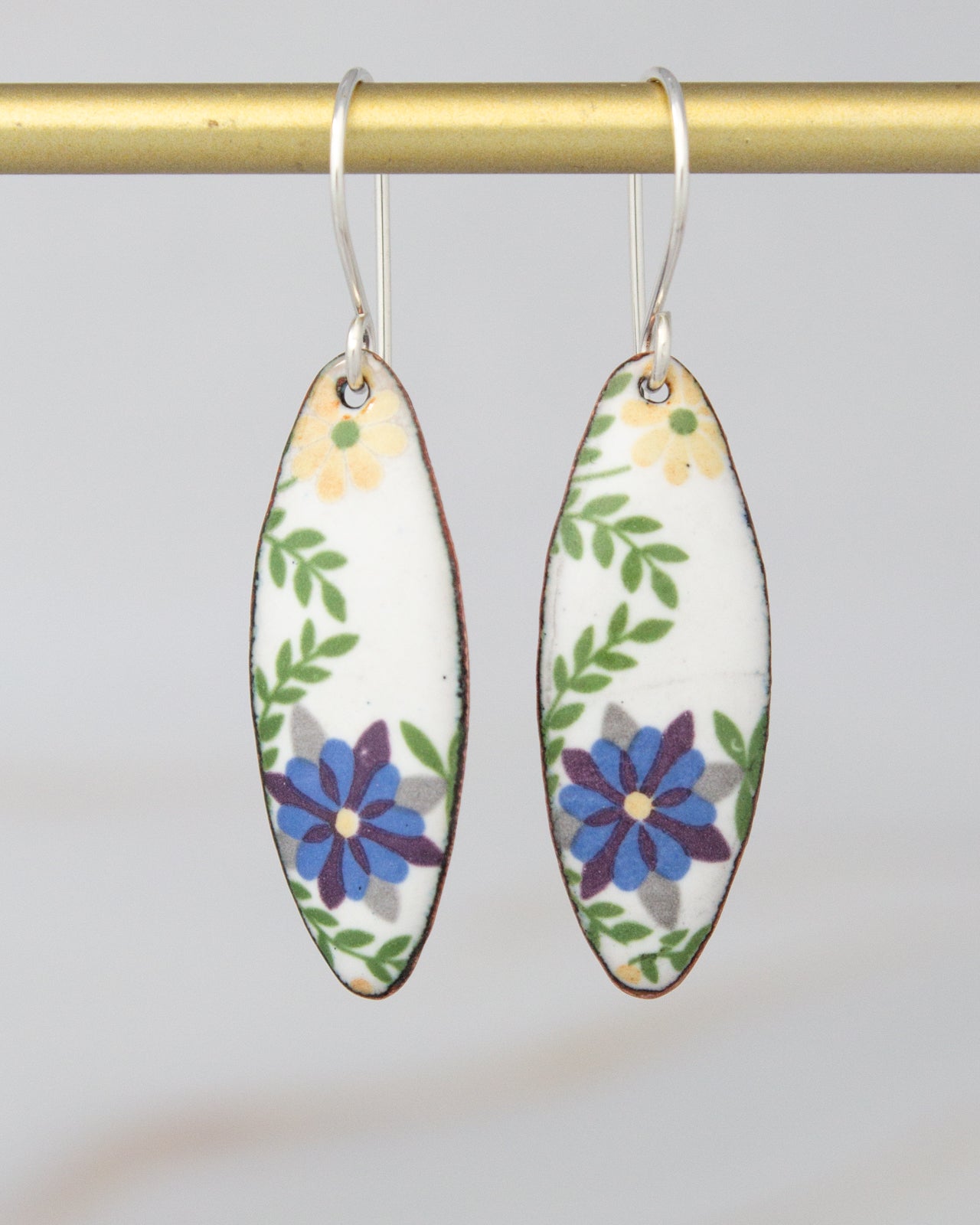 Vintage Revival Earrings, Blomma, Petal