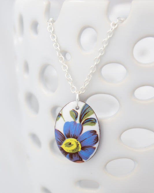 Cottage Garland Vintage Revival Necklace, Small medallion