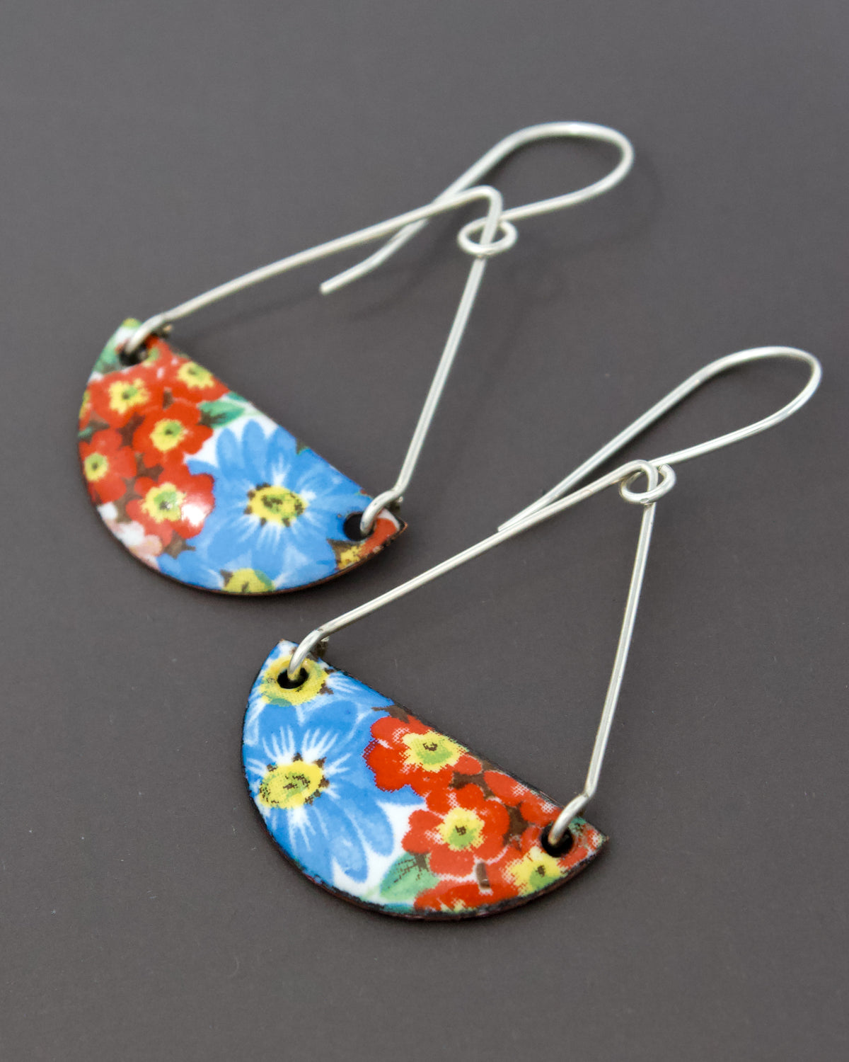 Wildflower Garden Vintage Revival Earrings, Contain