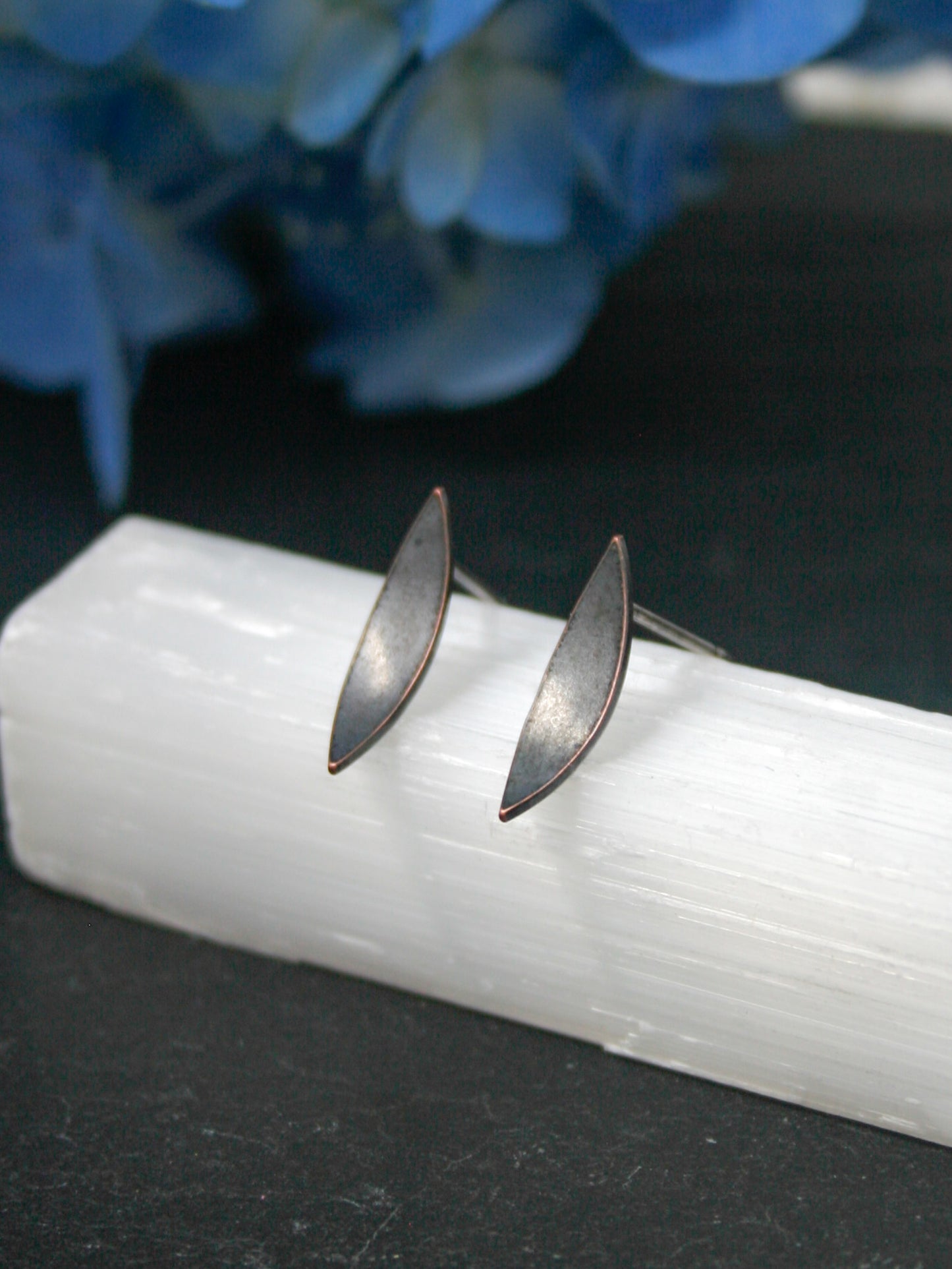 Wisp stud earrings [ready to ship]