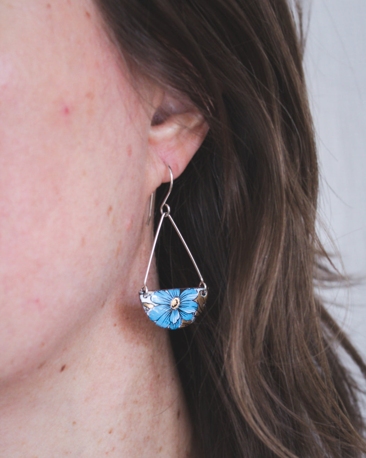 Wildflower Garden Vintage Revival Earrings, Contain
