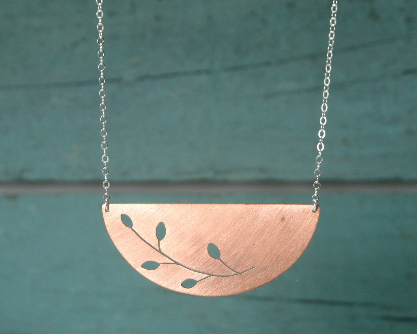 Botanical large Curve necklace